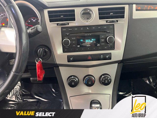 Used 2010 Chrysler Sebring Touring w/ Hands-Free Convenience Group FWD image 17