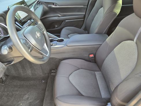 Used 2021 Toyota Camry LE FWD image 9
