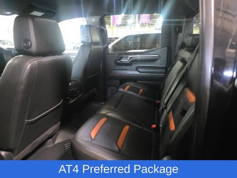 Used 2024 GMC Sierra 1500 AT4 w/ Technology Package AWD/4WD image 5