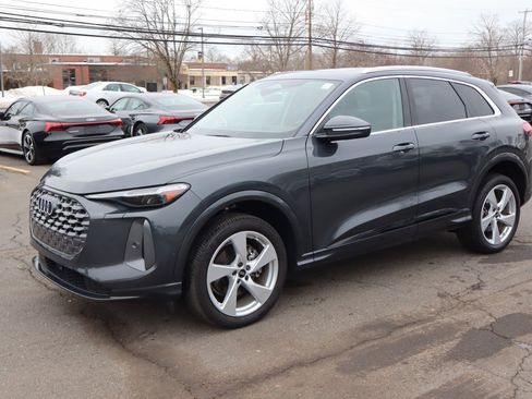 Used 2025 Audi Q5 Premium Plus w/ Premium Plus image 1