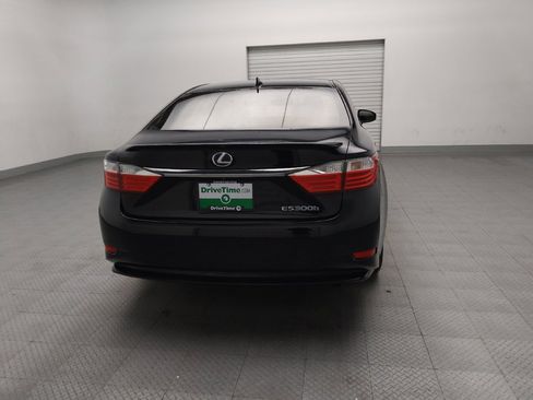 Used 2015 Lexus ES 300h w/ Navigation System Package image 7