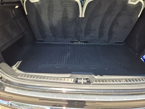 Certified 2025 Volvo XC90 B5 Plus w/ Protection Package Premier image 36