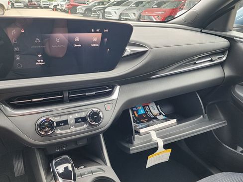 New 2026 Buick Envista Sport Touring w/ Convenience I Package FWD image 32