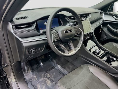 New 2025 Jeep Grand Cherokee L Laredo RWD image 21