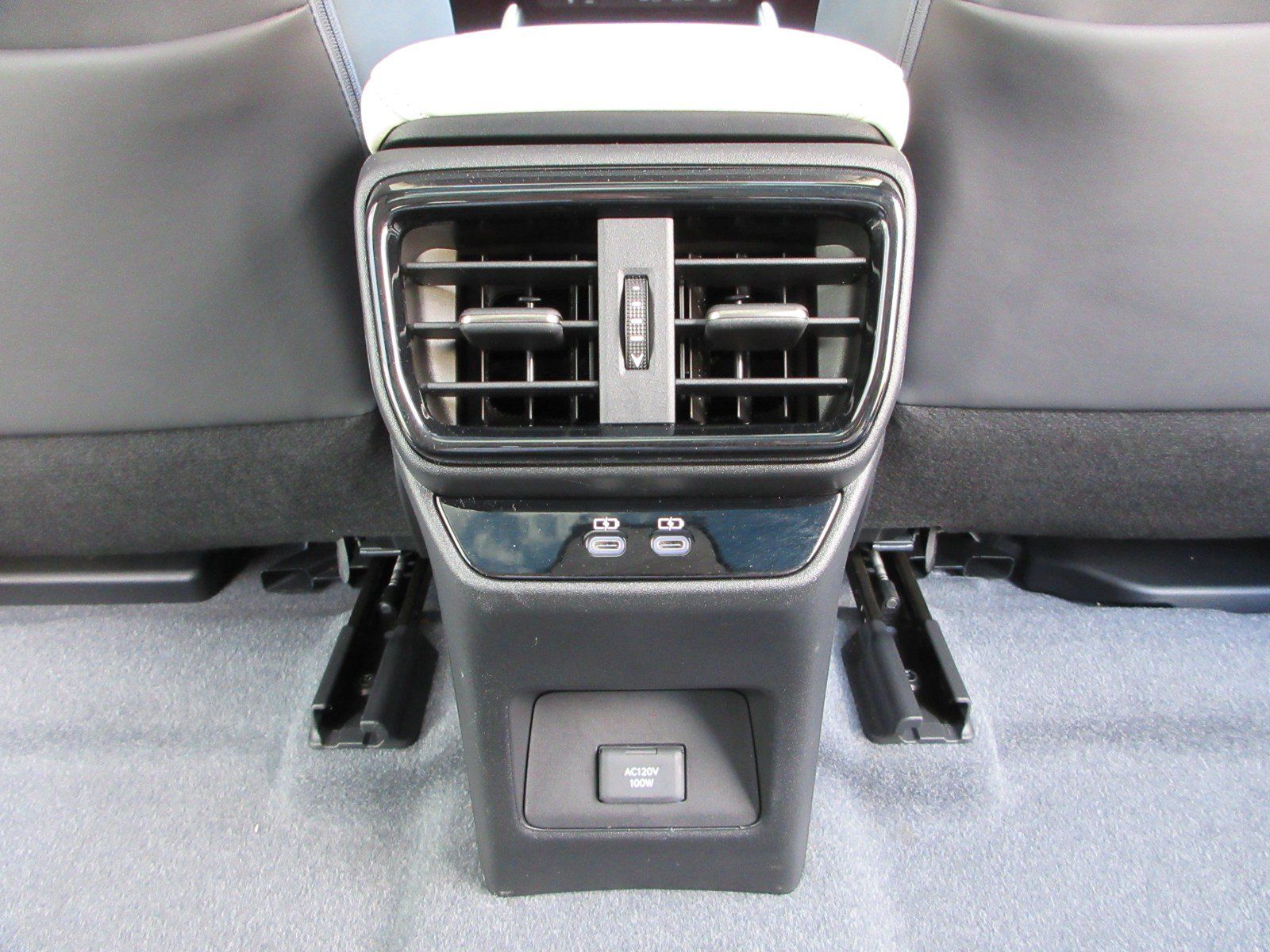 Used 2023 Lexus RZ 450e Premium w/ Technology Package AWD/4WD image 21