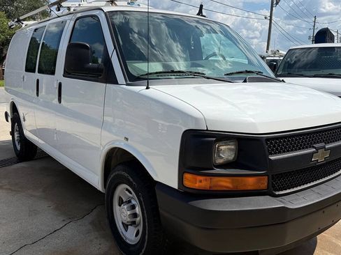 Used 2015 Chevrolet Express 2500 RWD image 8