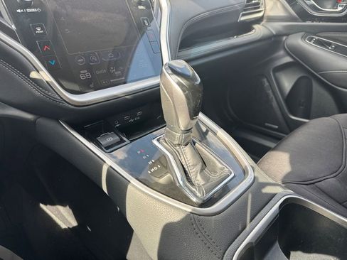 Used 2020 Subaru Outback Limited image 35