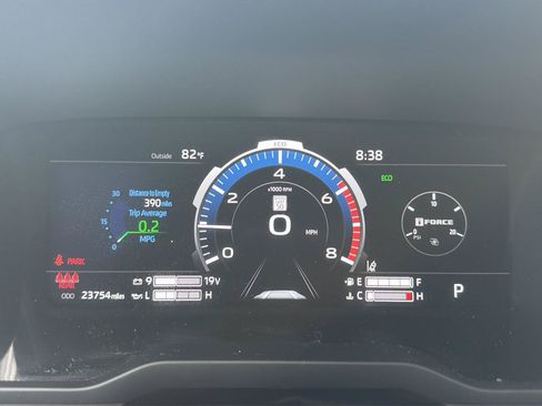 Used 2025 Toyota Tundra Limited AWD/4WD image 27