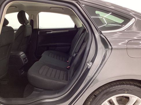 Used 2018 Ford Fusion SE w/ Fusion SE Technology Package image 20