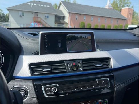Used 2021 BMW X1 xDrive28i w/ M Sport Package image 10