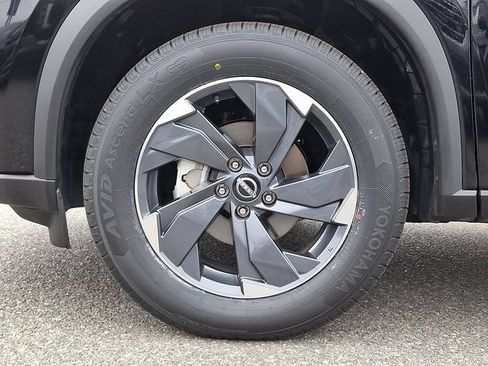 Used 2025 Nissan Rogue SV FWD image 8