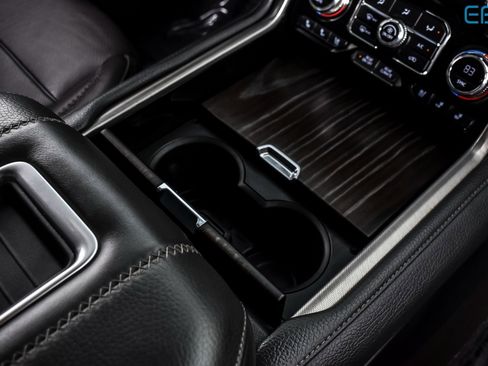 Used 2021 GMC Yukon Denali w/ Denali Premium Package image 29