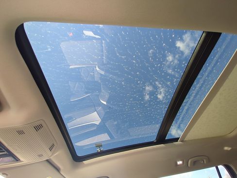 New 2026 Volkswagen Atlas Peak Edition image 15