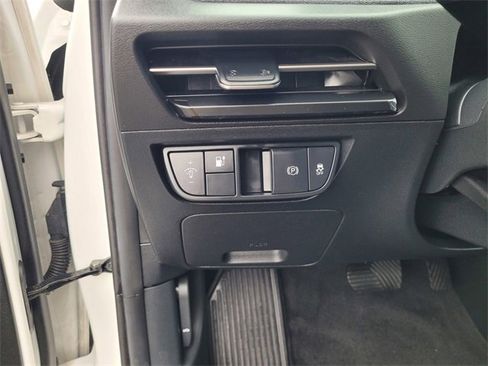 Used 2024 Kia EV6 Light image 23