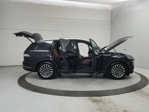 Used 2023 Lincoln Aviator Reserve w/ Elements Package Plus RWD image 17