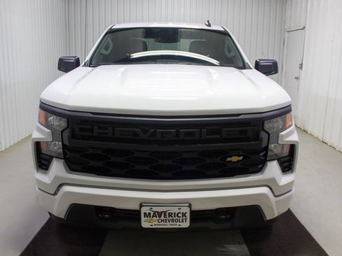 Used 2023 Chevrolet Silverado 1500 Custom image 2
