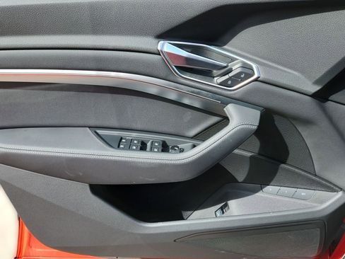 Used 2021 Audi e-tron Premium w/ Convenience Plus Package image 17