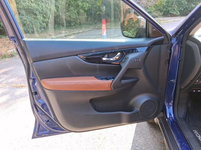 Used 2017 Nissan Rogue SL w/ SL Premium Package AWD/4WD image 11