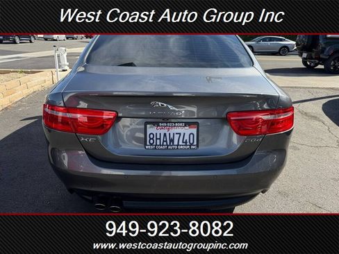Used 2019 Jaguar XE Premium image 6