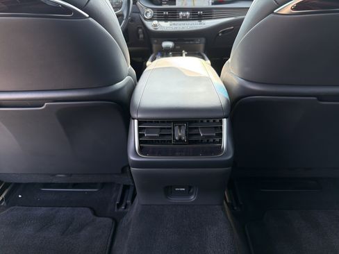 Used 2019 Lexus LS 500 w/ Interior Upgrade Package image 35