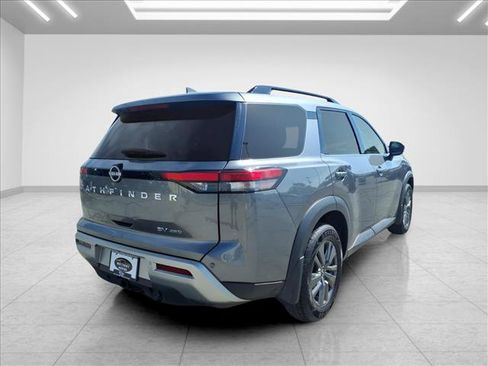 Used 2024 Nissan Pathfinder SV AWD/4WD image 11
