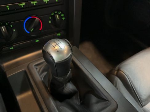 Used 2005 Ford Mustang GT RWD image 22