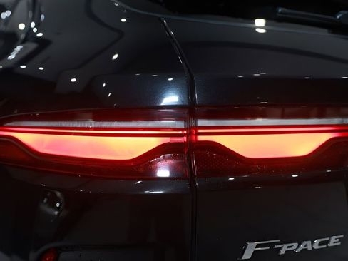 Used 2021 Jaguar F-PACE SVR image 45