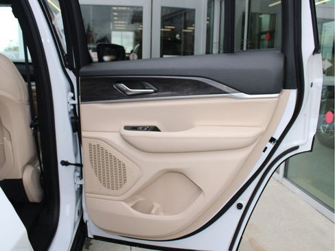 New 2025 Jeep Grand Cherokee Limited image 29