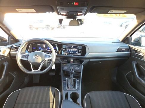 Certified 2022 Volkswagen Jetta Sport image 23