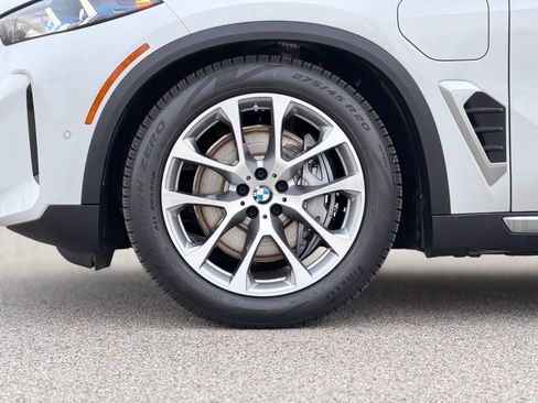 New 2026 BMW X5 xDrive50e image 2