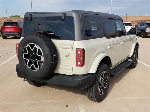 Used 2025 Ford Bronco Outer Banks image 4