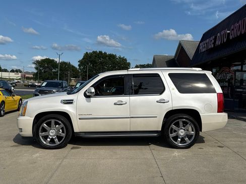 Used 2011 Cadillac Escalade 4WD Hybrid image 4