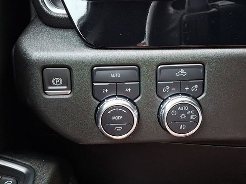 Used 2023 GMC Sierra 1500 Elevation w/ Preferred Package AWD/4WD image 23
