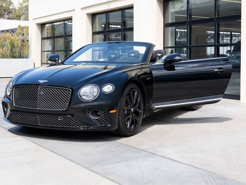 Used 2024 Bentley Continental GT Speed image 12