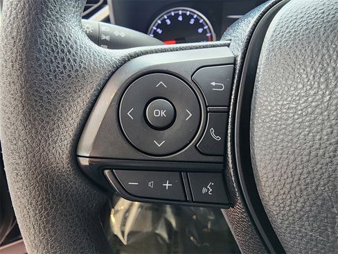 Used 2020 Toyota RAV4 LE image 18