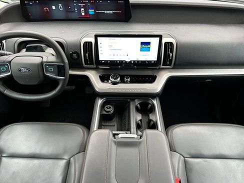 Used 2025 Ford Expedition Max Active image 5