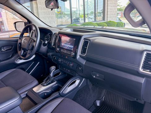 Used 2022 Nissan Frontier SV w/ Technology Package AWD/4WD image 23