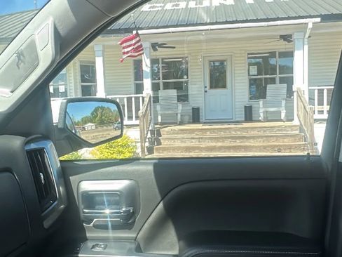 Used 2018 Chevrolet Silverado 1500 LT w/ Texas Edition image 19