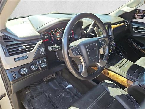 Used 2015 GMC Yukon Denali w/ Touring Package AWD/4WD image 10