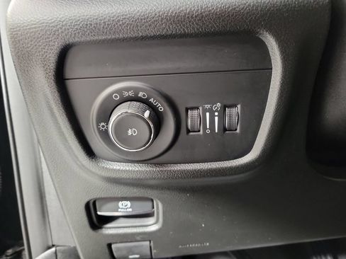 Used 2023 Jeep Grand Cherokee Summit AWD/4WD image 13