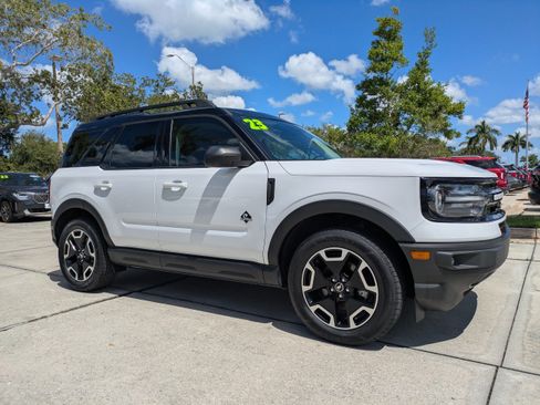 Used 2023 Ford Bronco Sport Outer Banks w/ Tech Package AWD/4WD image 2