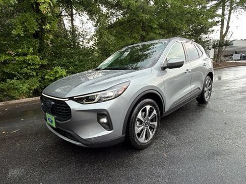 Certified 2024 Ford Escape Platinum AWD/4WD image 3