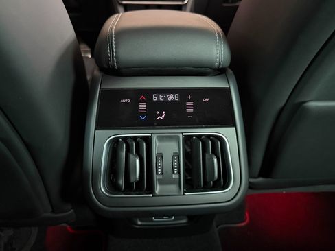 Used 2025 Maserati Grecale Modena AWD/4WD image 37