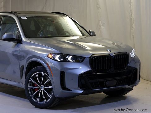 New 2026 BMW X5 xDrive40i w/ M Sport Package AWD/4WD image 2