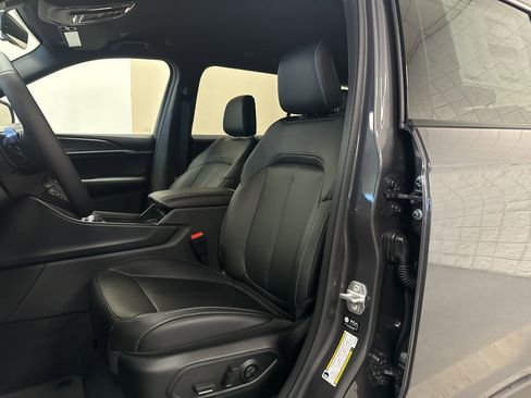 New 2026 Jeep Grand Cherokee L Limited AWD/4WD image 3
