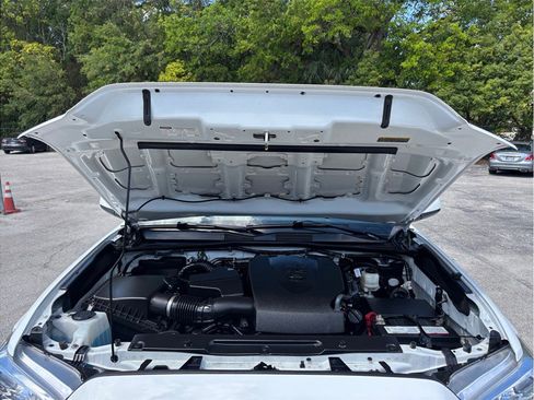 Used 2022 Toyota Tacoma SR AWD/4WD image 37