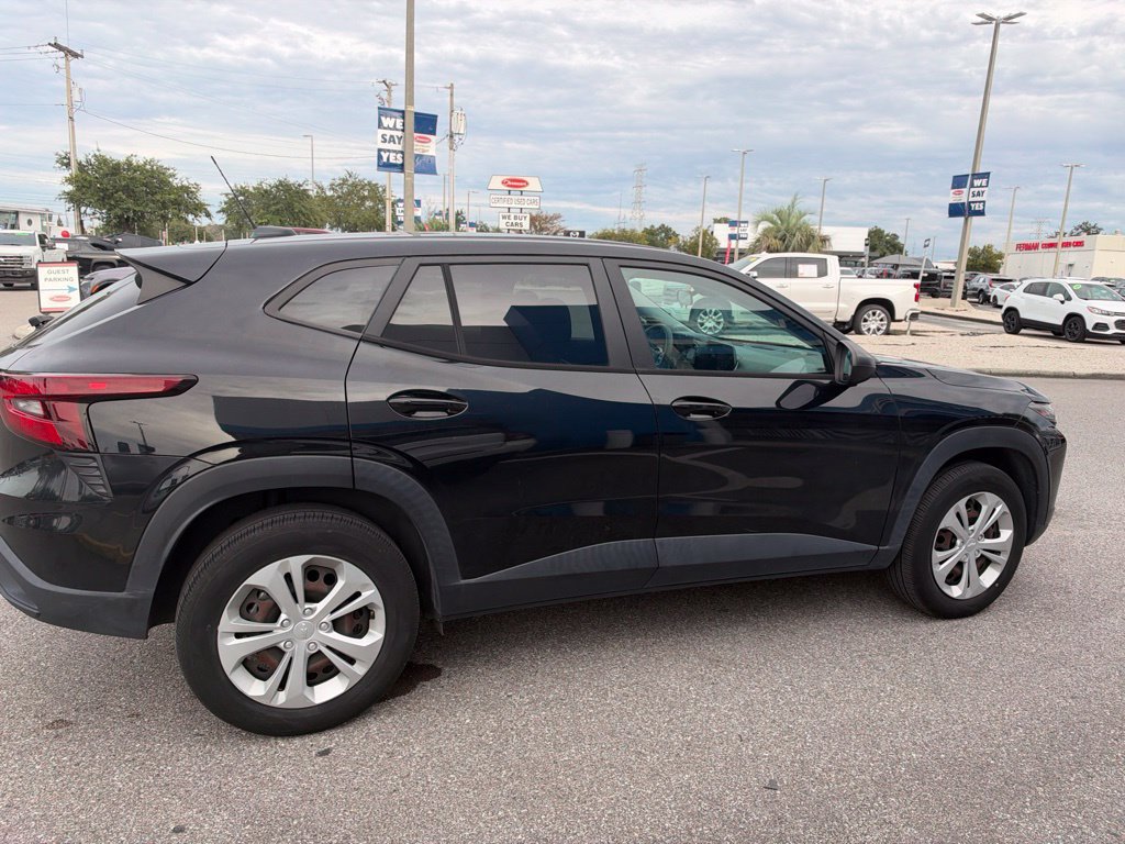 Used 2024 Chevrolet Trax LS FWD image 5