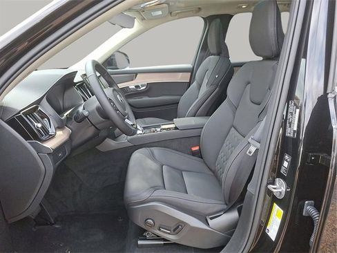 New 2026 Volvo XC90 B6 Plus w/ Protection Package Premier image 6