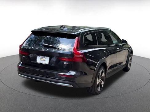 Used 2025 Volvo V60 B5 Cross Country Plus AWD/4WD image 14