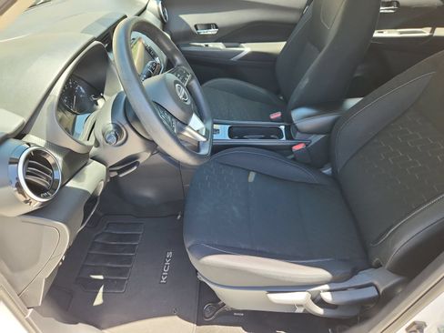 Used 2024 Nissan Kicks SV FWD image 10